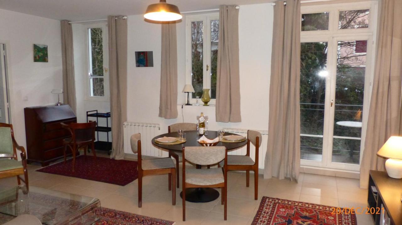 Apartamento 22 *